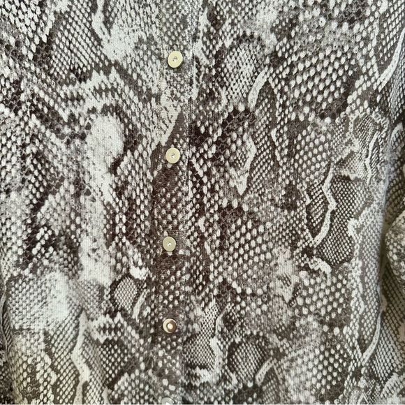 NWT! White House White Market Animal Print Cardigan Sweater Size Large Petite - Picture 3 of 7